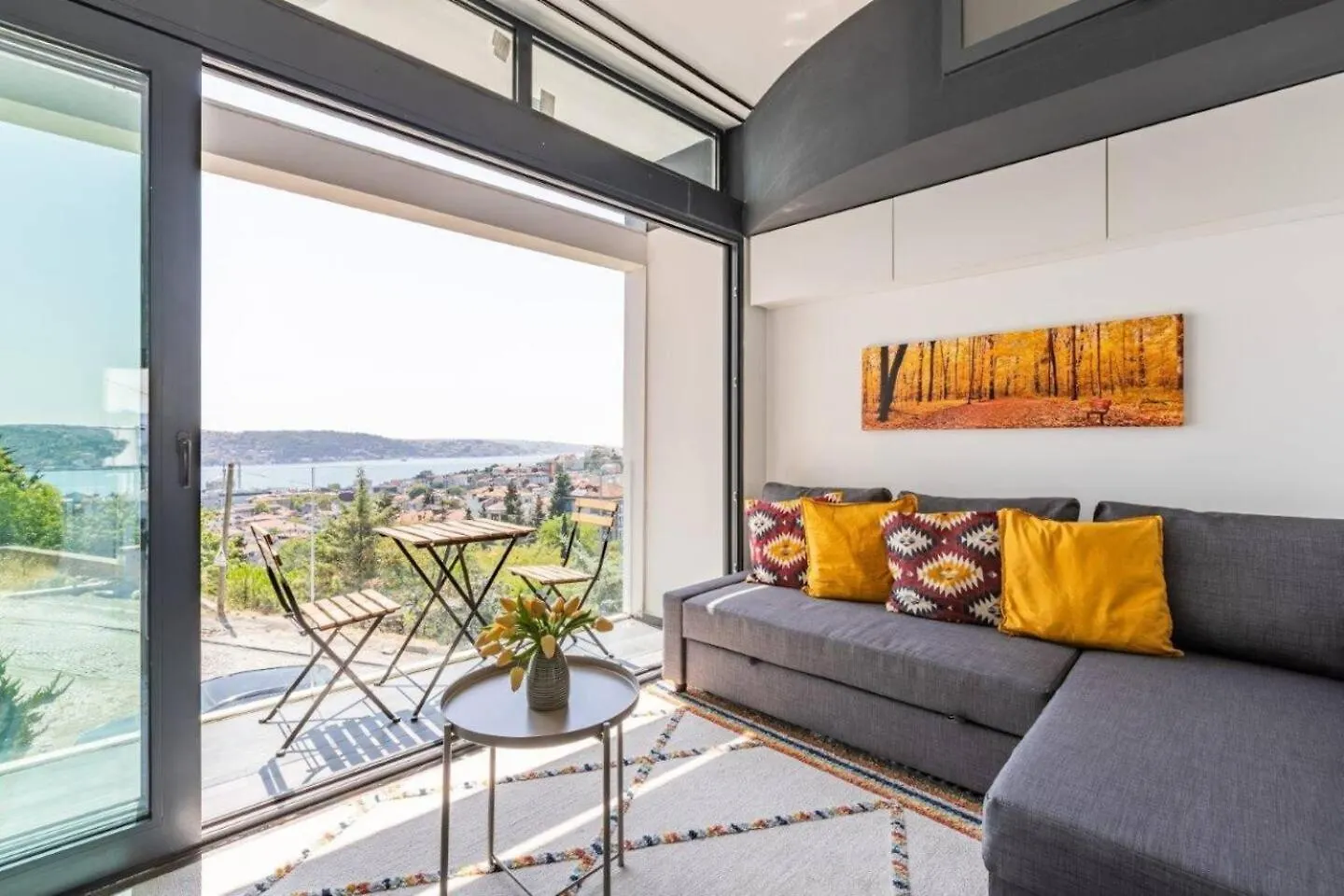 Airy Studio W Stunning Views Private Patio #362 Stambuł Apartament
